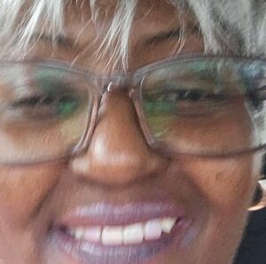 Meet your Posher, Carla